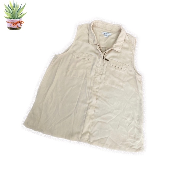 Sleeveless Blouse - Picture 1 of 3